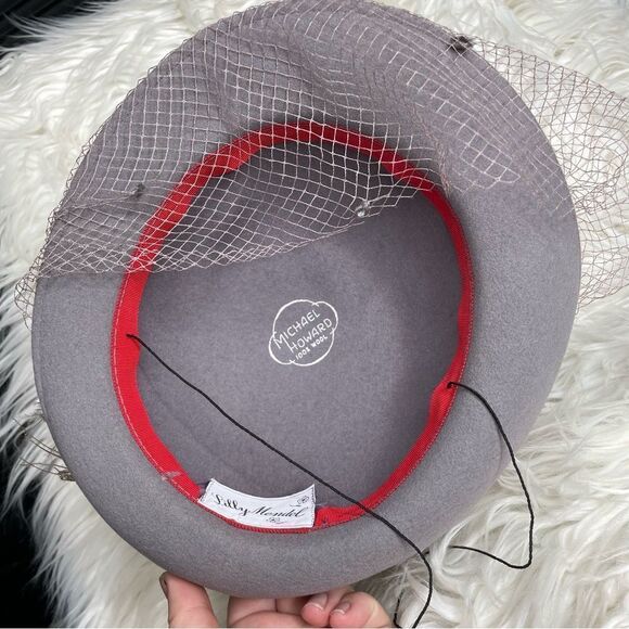 Vintage 60s Designer Gray Wool Netted Veil Ostrich Feather Fascinator Hat - Picture 4 of 7